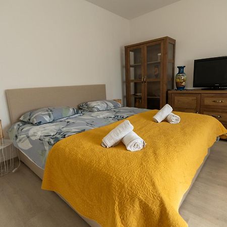 Two-Bedroom Apartment Rea In Rovinj Eksteriør billede