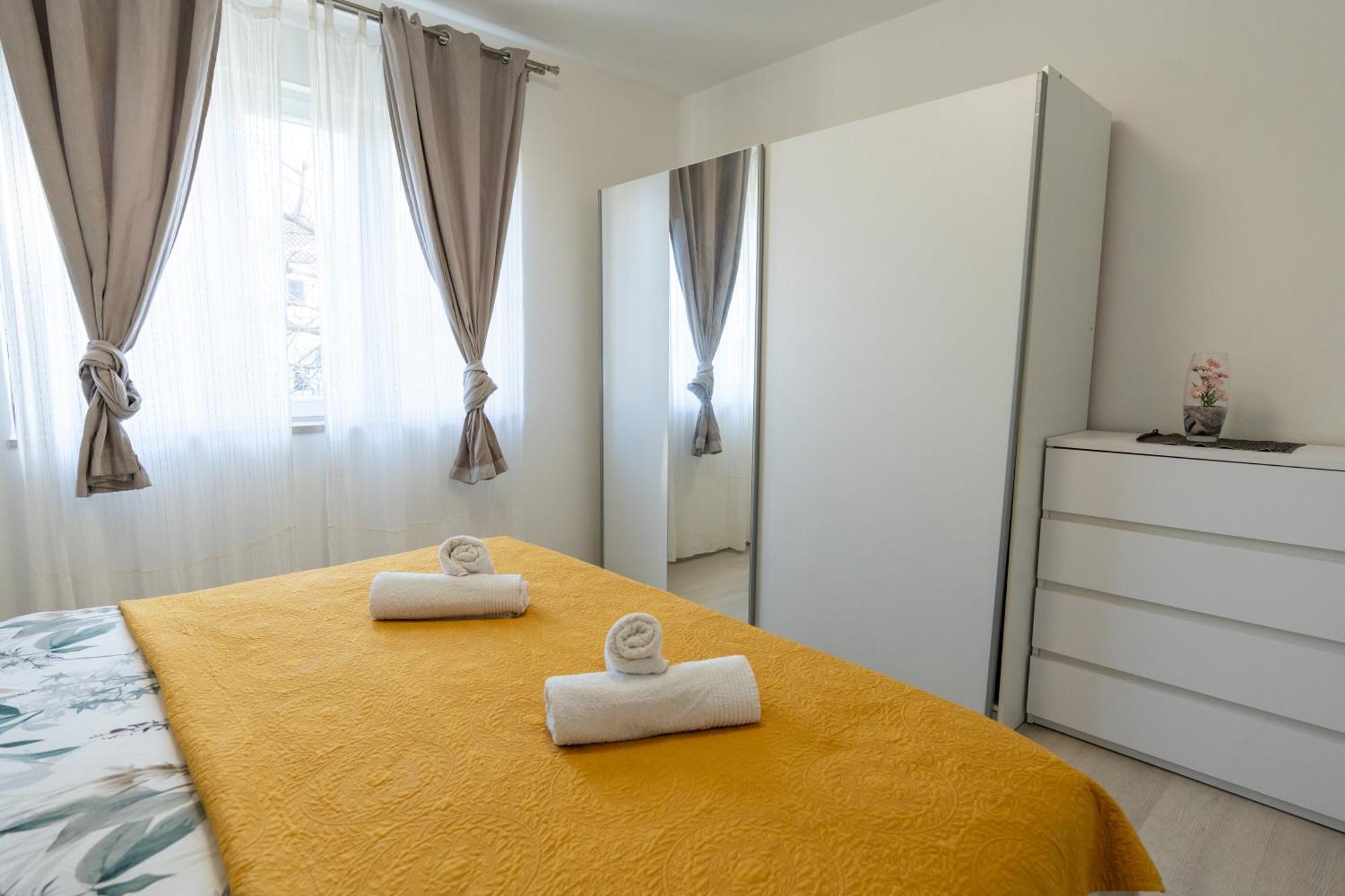 Two-Bedroom Apartment Rea In Rovinj Eksteriør billede