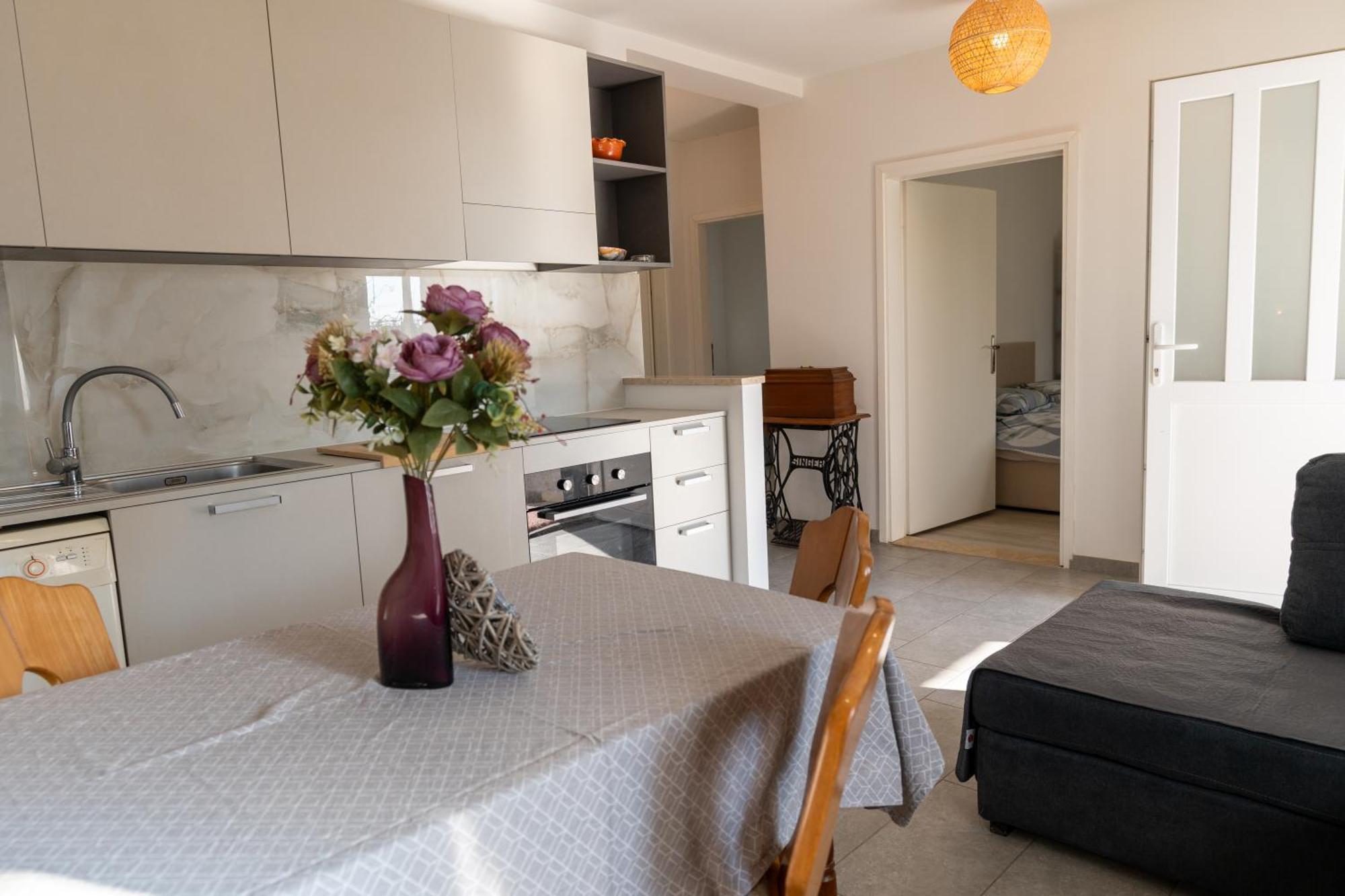 Two-Bedroom Apartment Rea In Rovinj Eksteriør billede